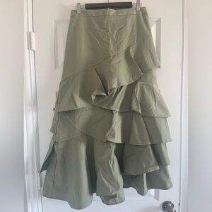 Size 6 banana republic olive tiered maxi skirt